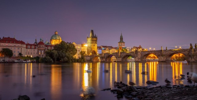 Dîner-croisière à Prague d'une durée de 2 heures à 18 heures ou  à 20 heures