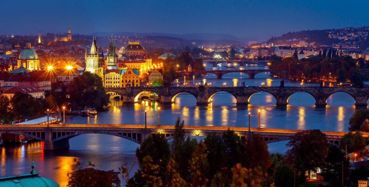 Dinner cruise - PRAGUE BY NIGHT