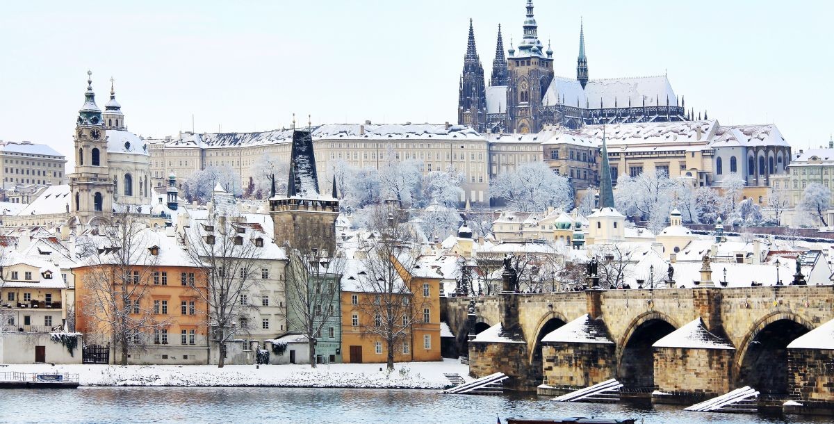 Winter-Dinner-Kreuzfahrt - 2-stündig: Januar und Februar um 18:00 Uhr