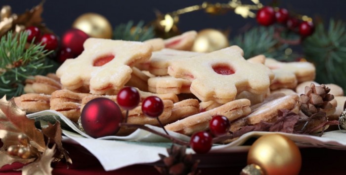 One-hour Advent cruise with traditional Czech Christmas sweets and hot drinks, 