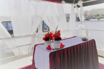 Wedding on boat