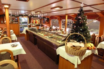 Advent cruise with buffet