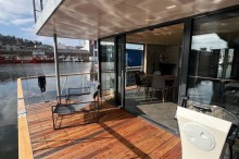 No 1 Houseboat