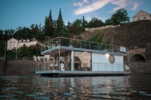 No 1 Houseboat