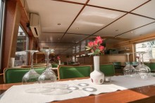 Boat Praha Interior